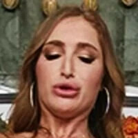 Skylarraee Nua