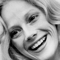 Sondra Locke Nua