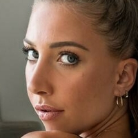 sophiaglam Nua