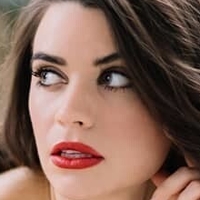 Stephanie Domet Nua