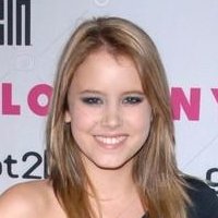 Taylor Spreitler Nua